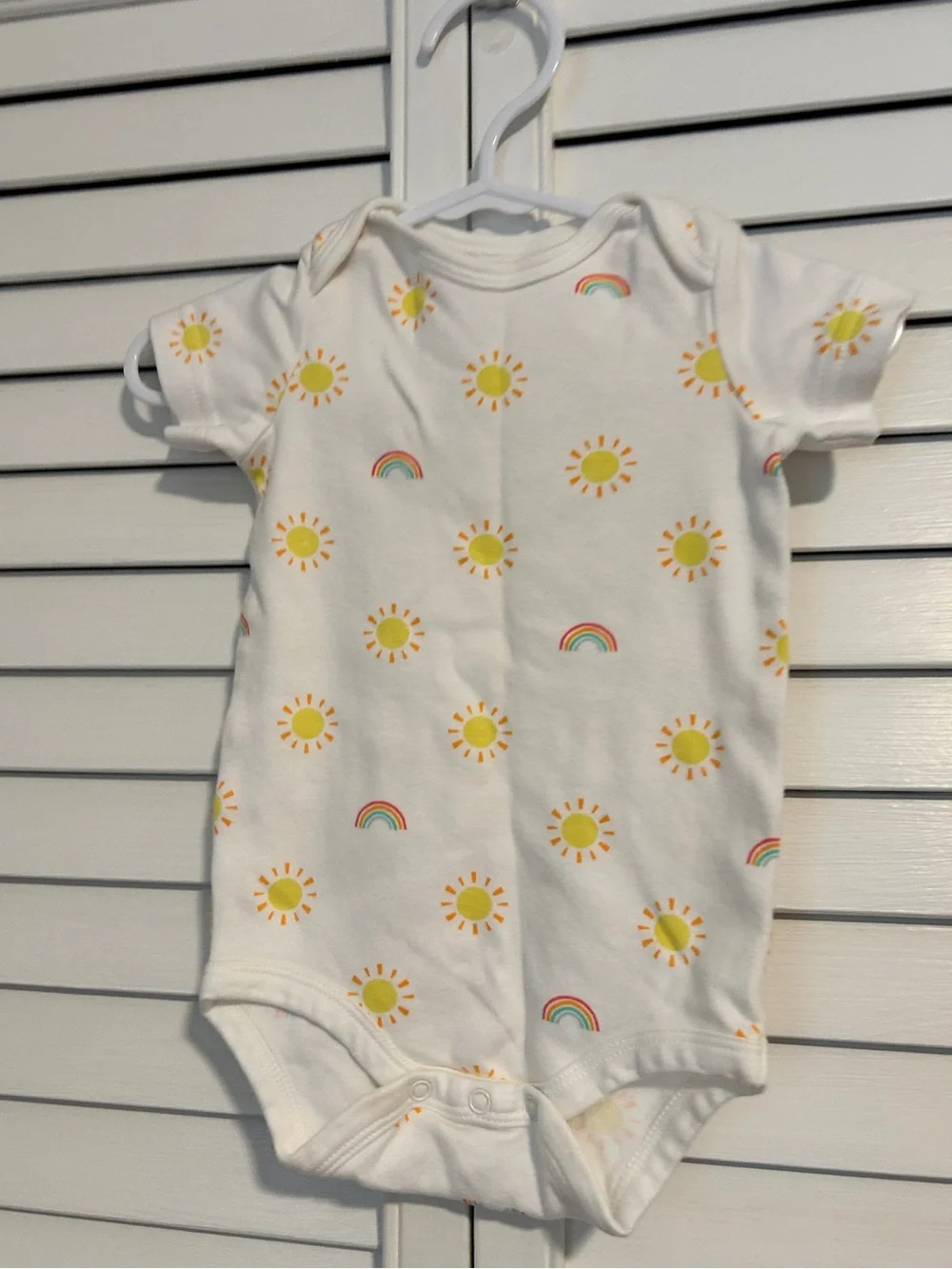 Primary Onesie Bodysuit in White with Sunny & Rainbow Print 3-6 months